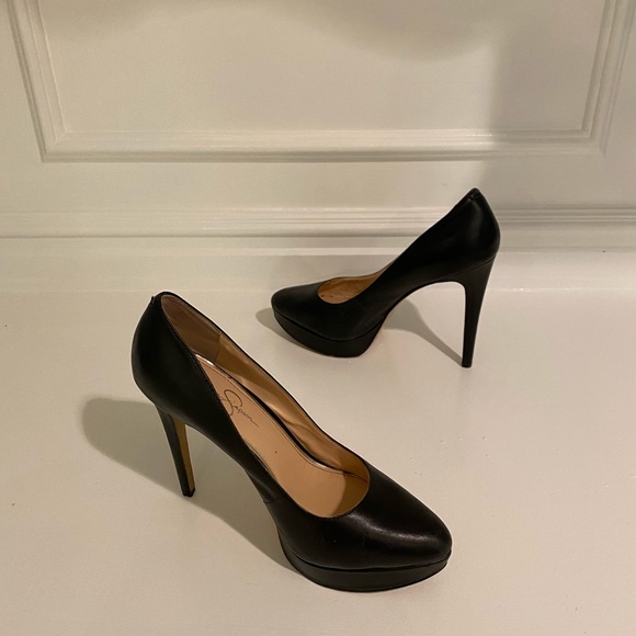 Jessica Simpson Size 9.5 Black Pumps - Picture 3 of 4